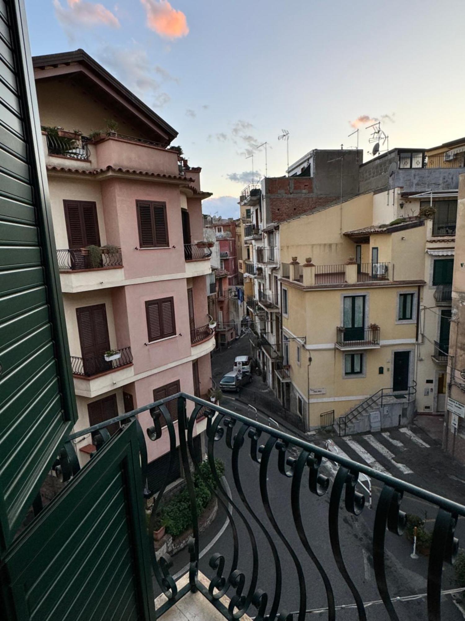 Taormina'S Sun Apartment Екстериор снимка