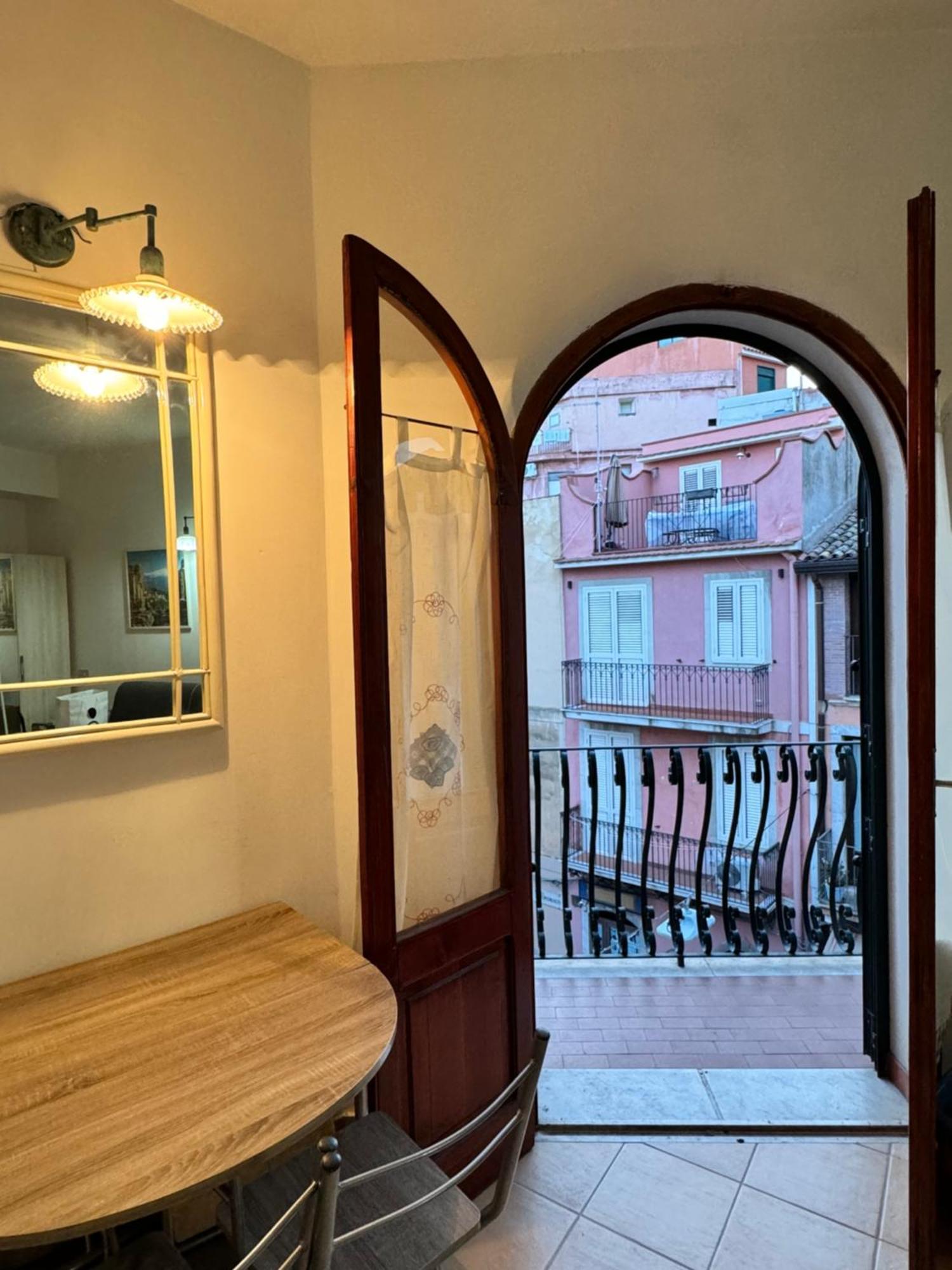 Taormina'S Sun Apartment Екстериор снимка