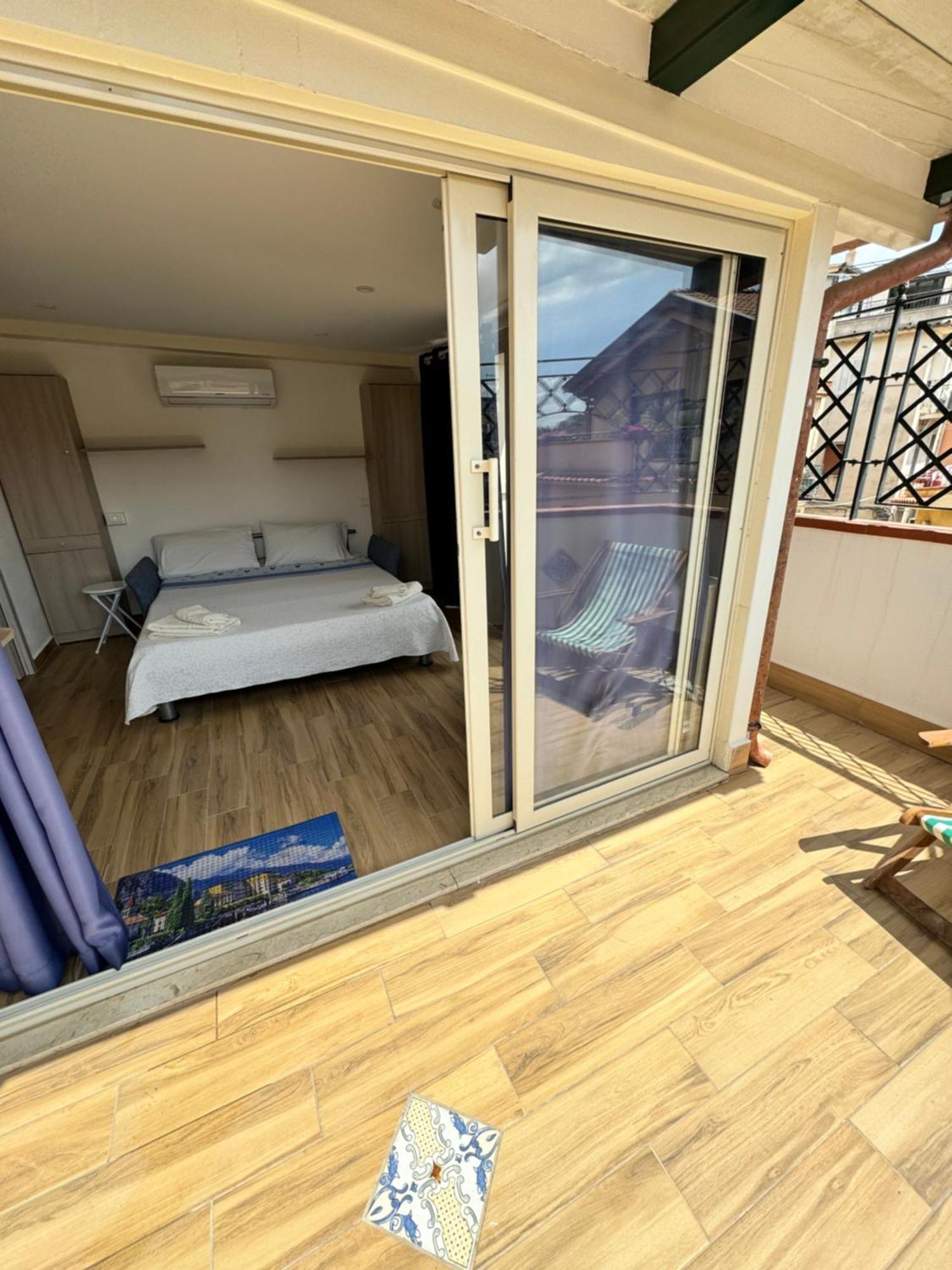 Taormina'S Sun Apartment Екстериор снимка